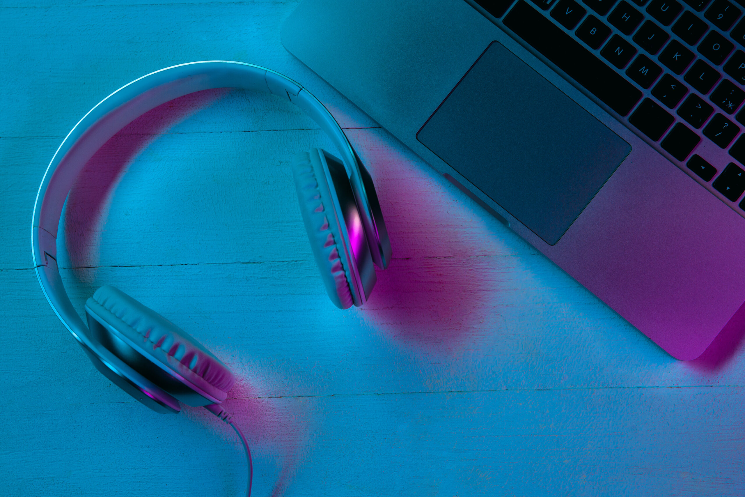 The 10 Best Laptop Headphones: Comfort, Style, and Top Features